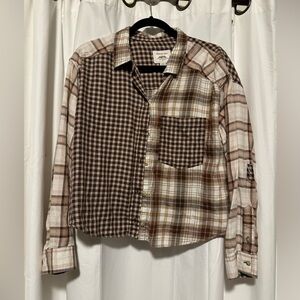 American Eagle cropped flannel size large